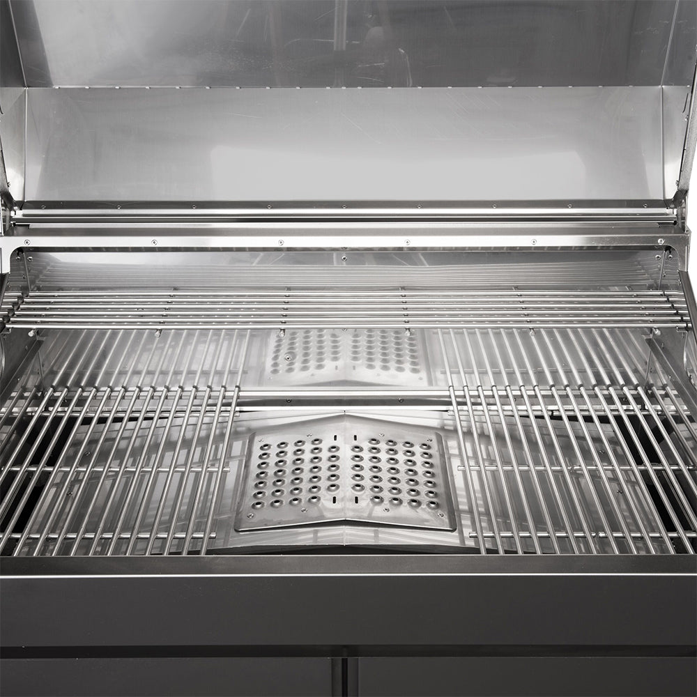 Memphis Elite 39" Cart ITC3 Pellet Grill's grilling surface with deliciously cooked food, showcasing its versatility.