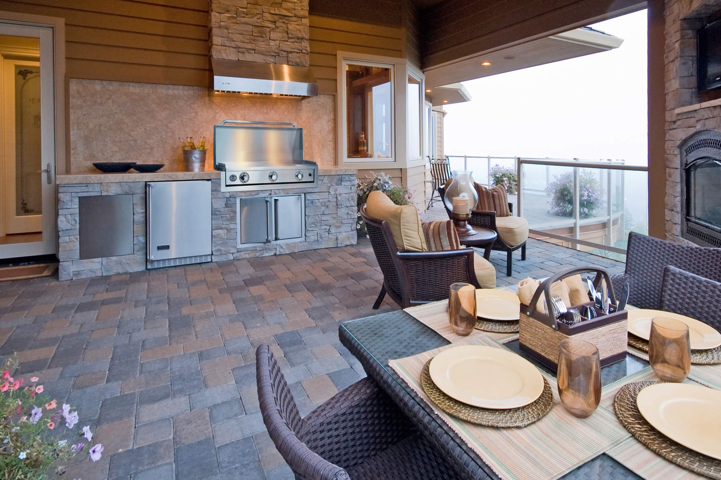 Le Griddle Big Texan Built-In Griddle 41" demonstrating its durability with 100% 304 stainless steel construction.