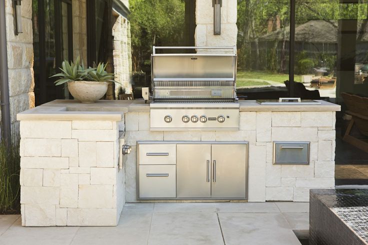 5 Must-Haves for Your Outdoor Kitchen