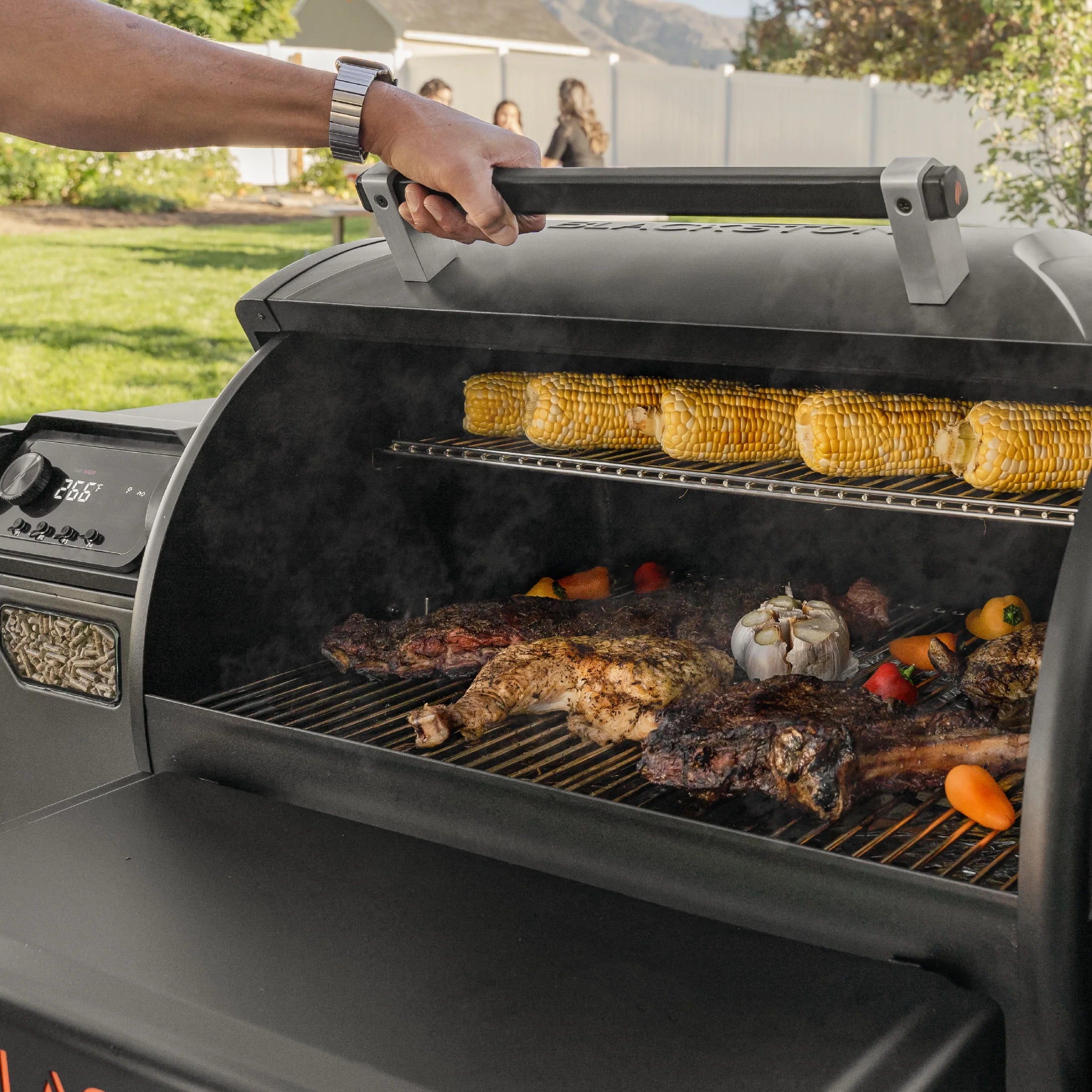 Blackstone 900 Pellet Grill