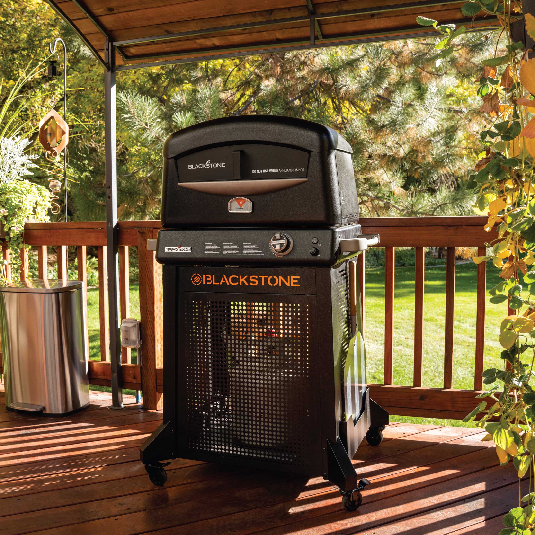 Blackstone Freestanding Propane Gas Pizza Oven