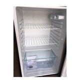 RCS Refrigerator with reversible door
